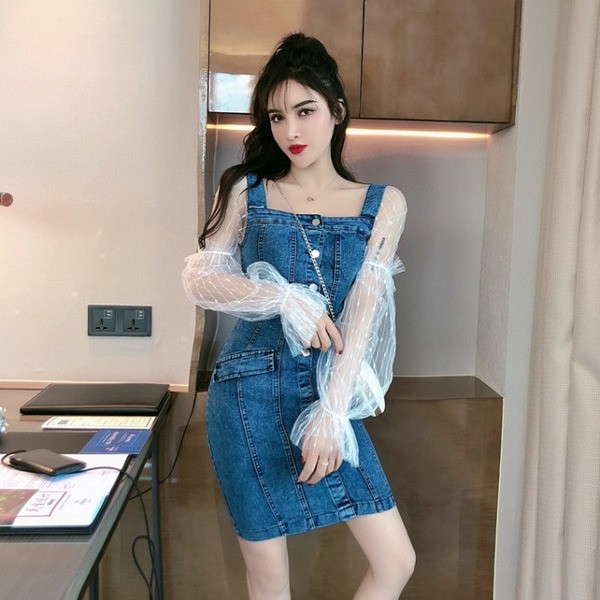 Moderna džinsa kleita ar mežģīņu piedurknēm