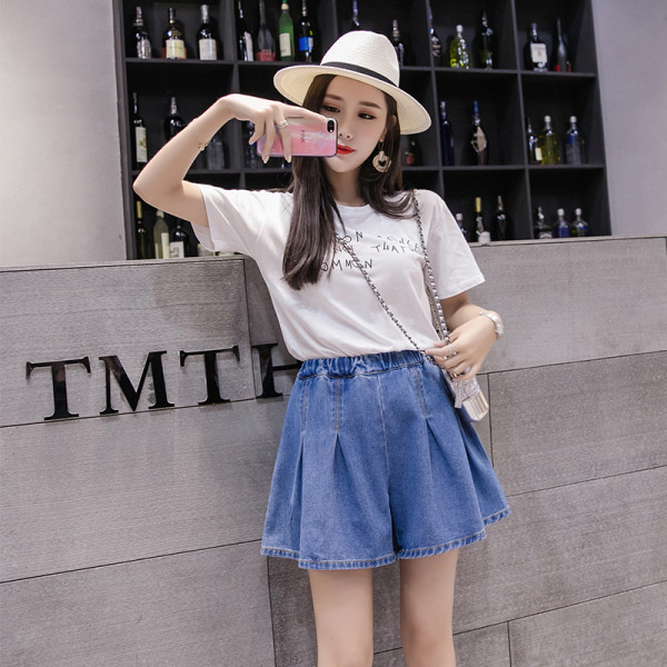 Naujo modelio moteriški šortai aukštu liemeniu – plataus modelio