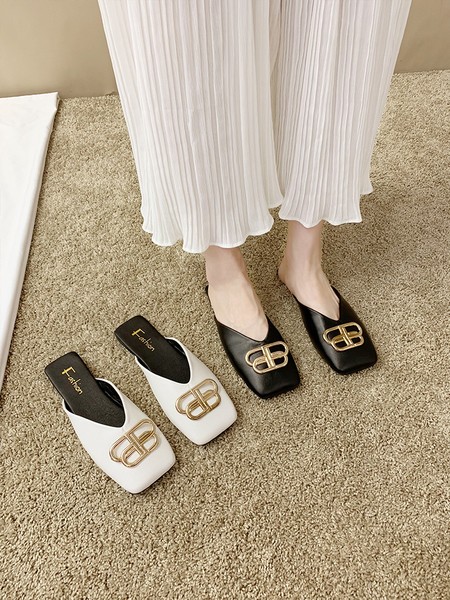 Sieviešu eko zamšādas čības ar metāla elementu