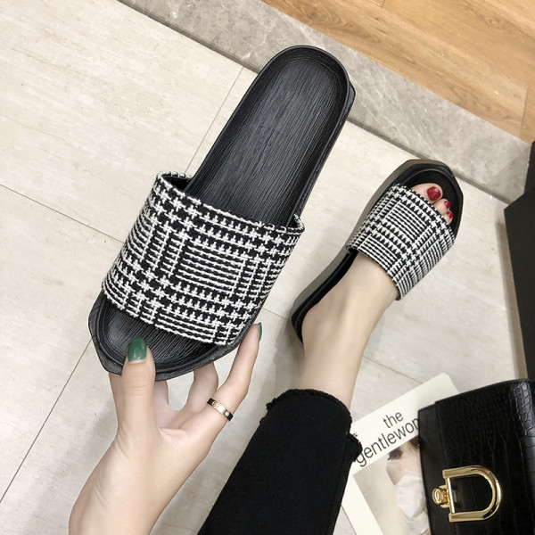 Ikdienas sieviešu čības ar augstām zolēm