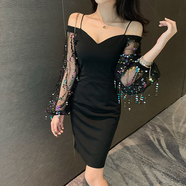 Rochie moderna de dama cu maneci din tul si paiete