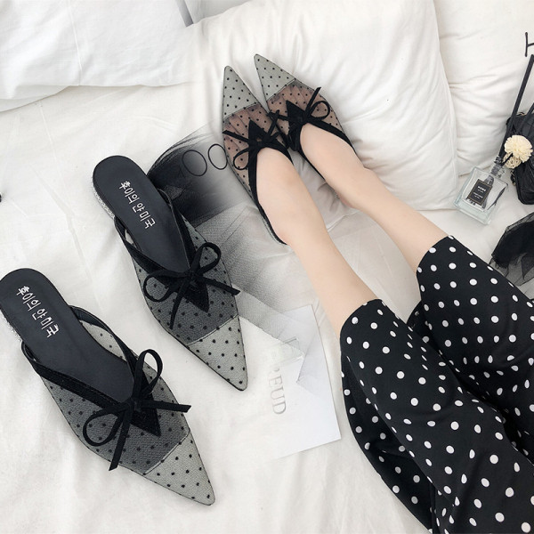 Špic model ženskih papuča s mrežicom i trakom u crnoj boji