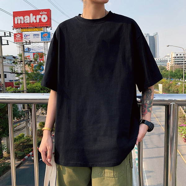 Alkalmi férfi póló sima modell ovális nyakkivágással és rövid ujjakkal