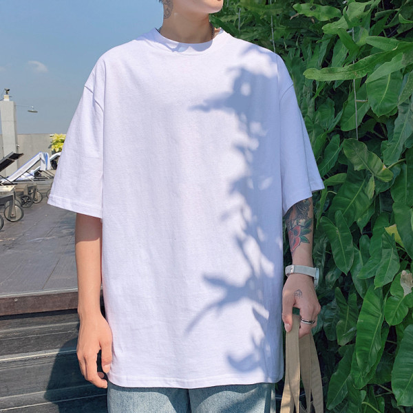 Alkalmi férfi póló sima modell ovális nyakkivágással és rövid ujjakkal