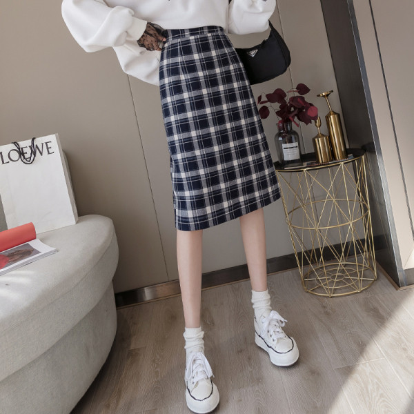 Kockás női szoknya magas derékkal - közepes hosszúságú