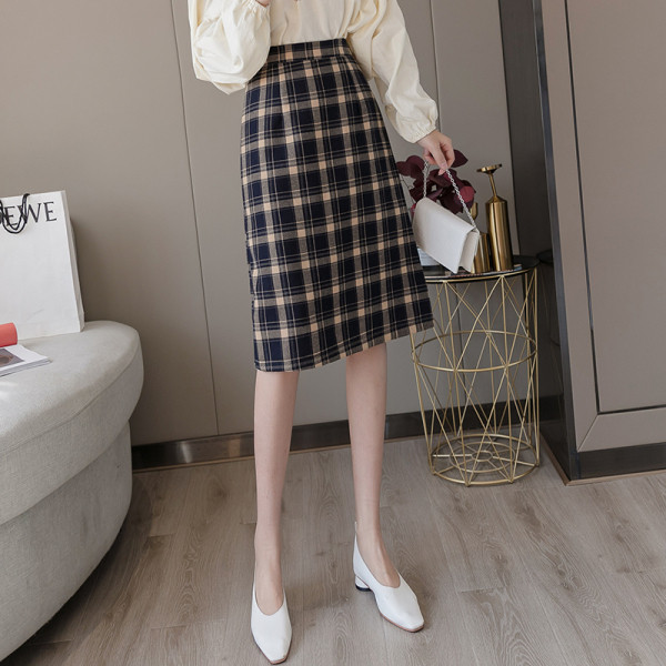 Kockás női szoknya magas derékkal - közepes hosszúságú