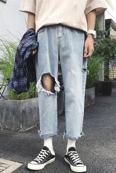 Мъжки дънки широк модел с висока талия и скъсани мотиви