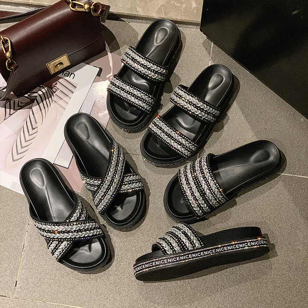 Moteriškos modernios šlepetės plokščiu padu - pagamintos iš eko odos, keli modeliai