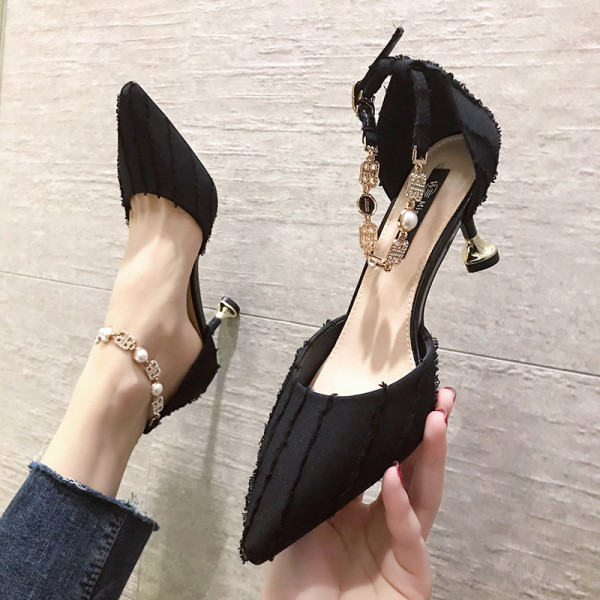 Stilīgas sieviešu pavasara kurpes ar zemiem papēžiem un metāla ķēdīti