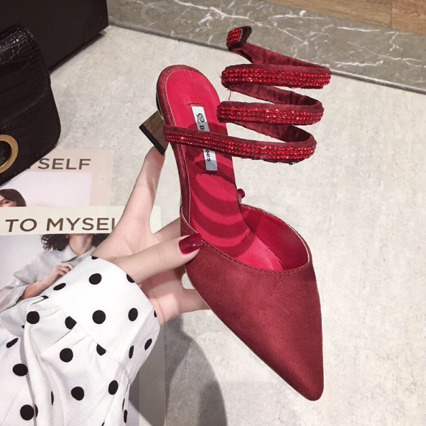 Sieviešu modernas čības ar akmeņiem uz lencītes