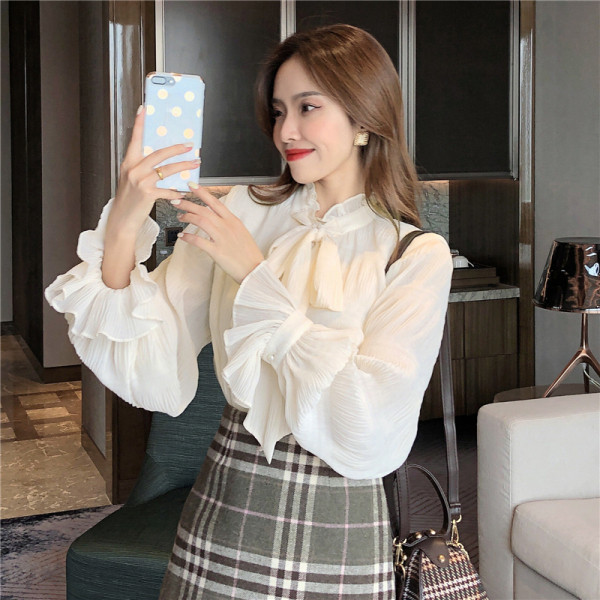 Elegants sieviešu krekls ar pusaugstu apkakli ar lentīti