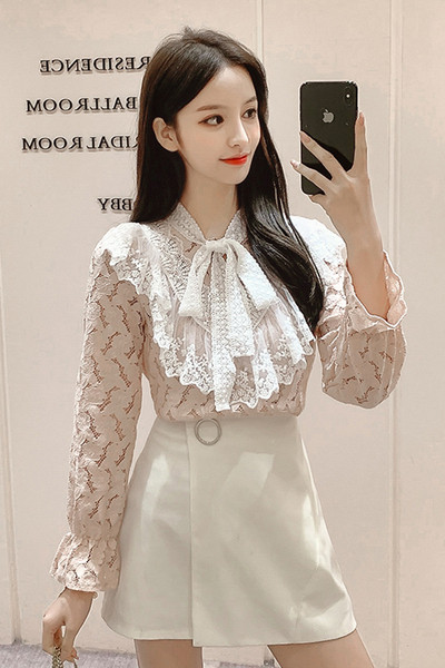 Elegantiški moteriški marškiniai su varlyte ir apykakle su kaspinu