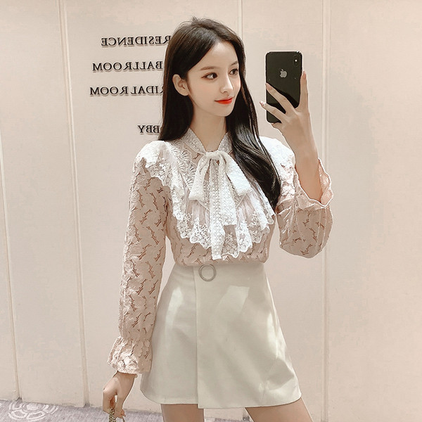 Elegantiški moteriški marškiniai su varlyte ir apykakle su kaspinu