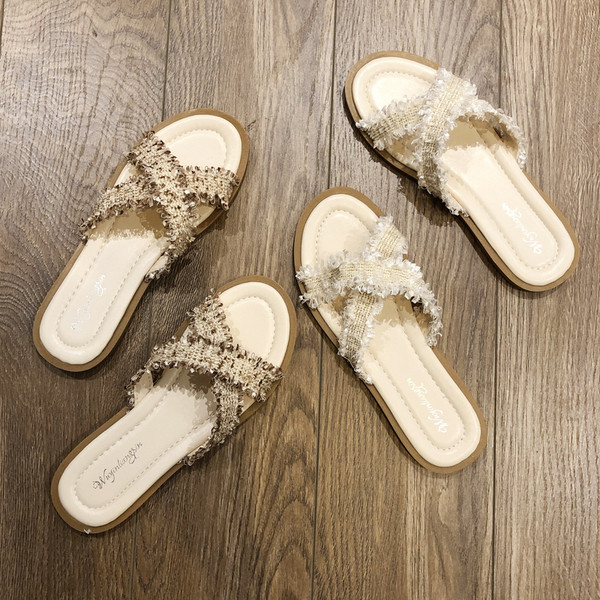 Alkalmi női papucs lapos talppal