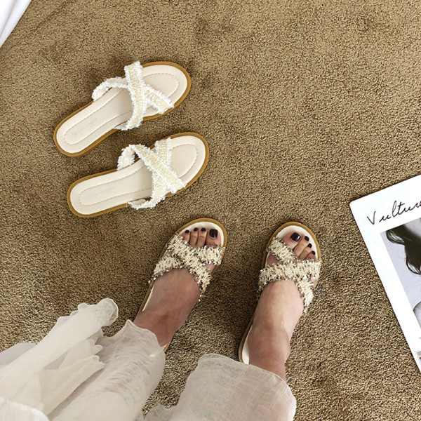 Alkalmi női papucs lapos talppal