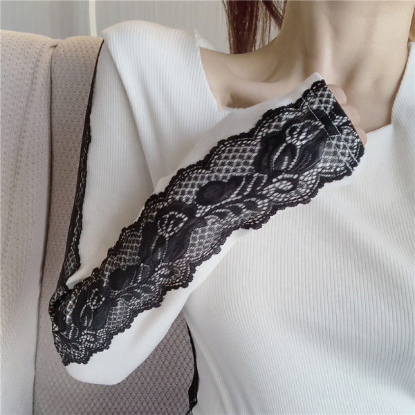 Šiuolaikinė moteriška palaidinė su nėriniais