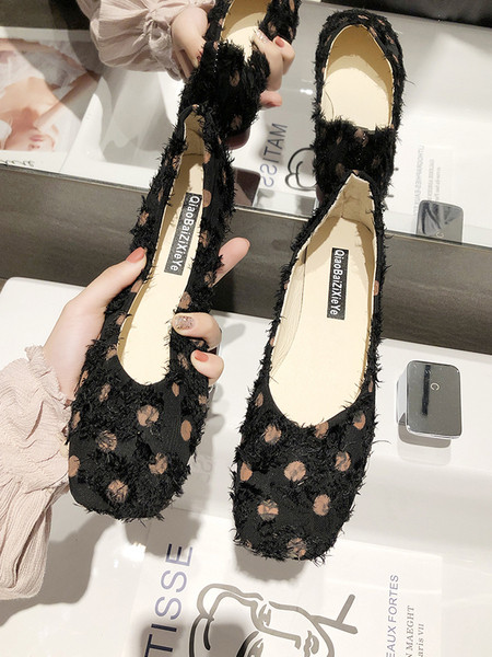 Alkalmi női pöttyös cipő, lapos talppal