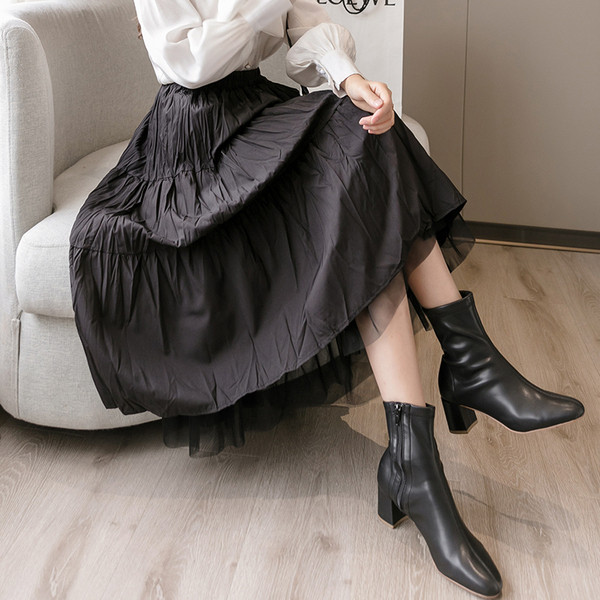 Lezser női szoknya, magas derékkal és tüllel