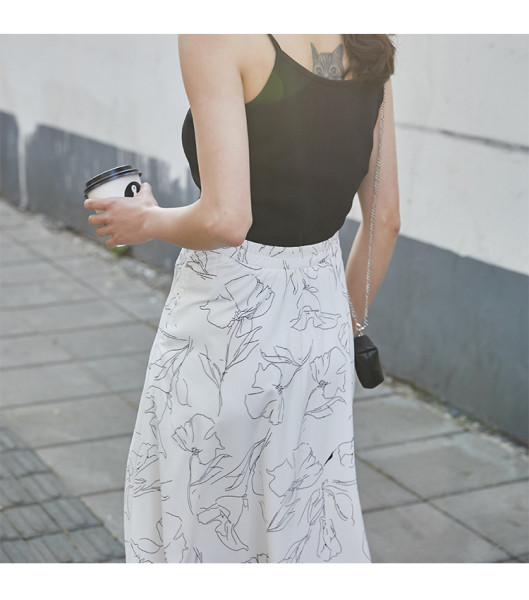 Neformāli gari sieviešu svārki ar ziedu rakstu