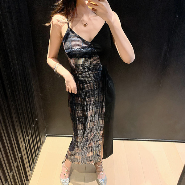 Naujo modelio vasarinė suknelė su skeltuku ir blizgučiais