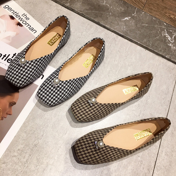 Rūtaini sieviešu apavi ar pērļu un plakanu zoli