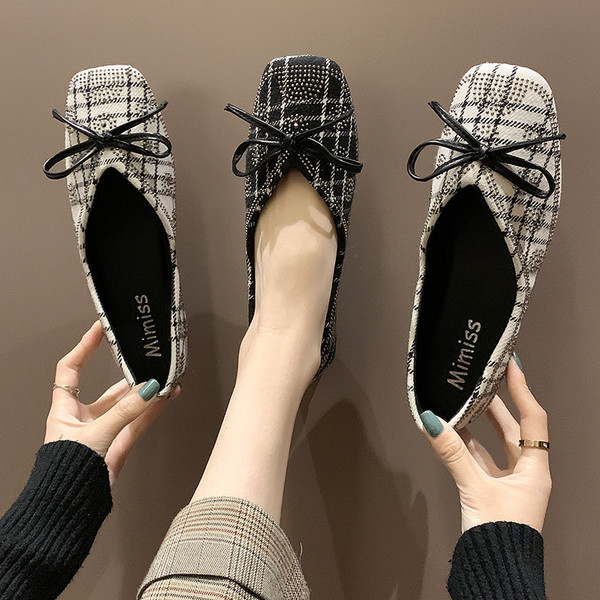 Alkalmi női cipő lapos talppal és szalaggal