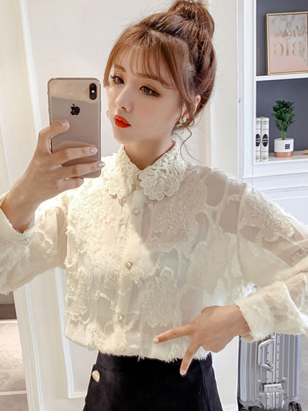 Cămașă de damă elegantă din dantelă cu nasturi