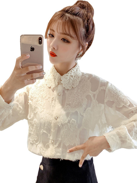 Cămașă de damă elegantă din dantelă cu nasturi