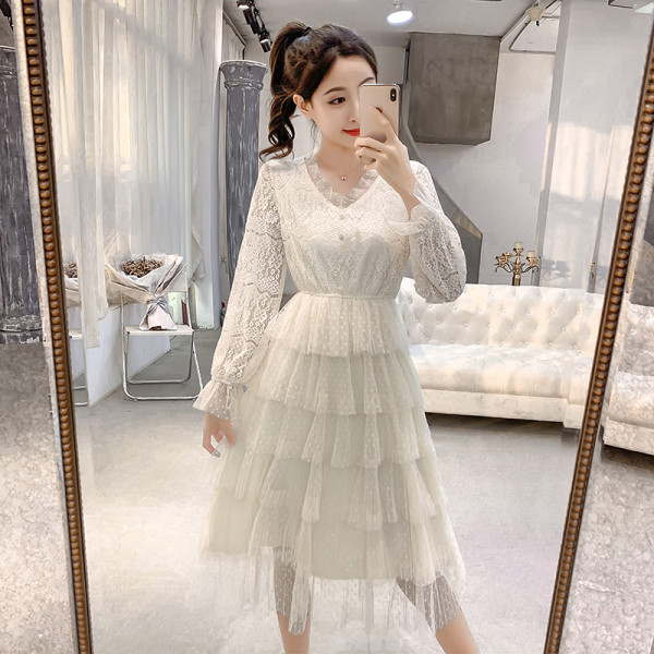 Vintage mežģīņu sieviešu kleita