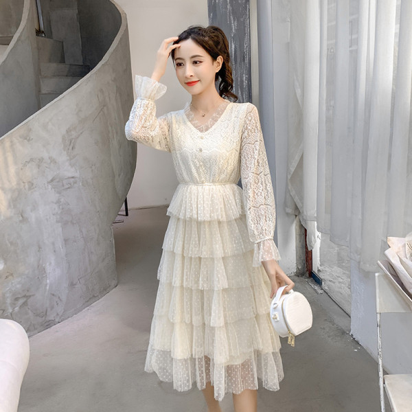 Vintage mežģīņu sieviešu kleita