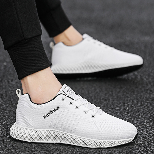 Novi model proljetno-ljetnih tekstilnih tenisica sa vezicama