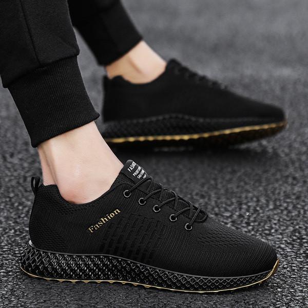 Novi model proljetno-ljetnih tekstilnih tenisica sa vezicama