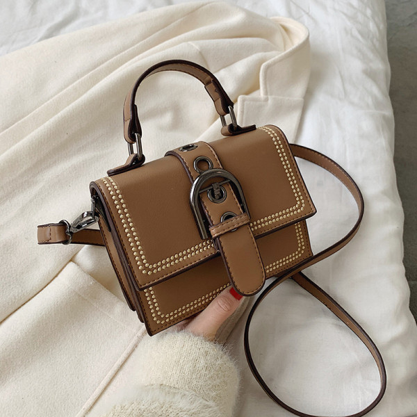 Ikdienas sieviešu soma no eko ādas ar metāla sprādzi, īsu un garu rokturi