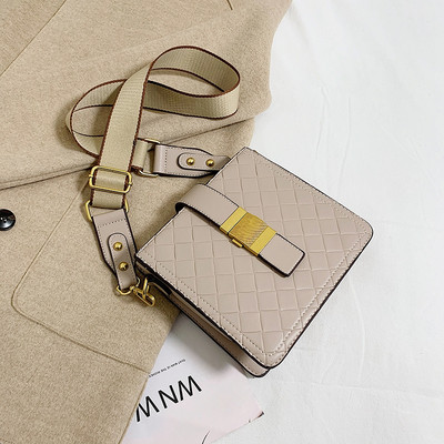 Geantă casual de damă cu formă pătrată și mâner lung