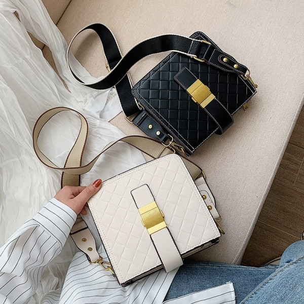 Geantă casual de damă cu formă pătrată și mâner lung