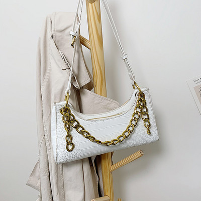 Dabartinė moteriška rankinė iš eko odos su metaline grandinėle