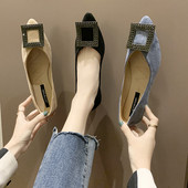 Stilīgi sieviešu apavi no eko zamšādas ar kvadrātveida elementu