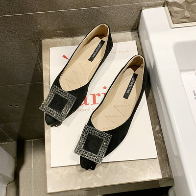 Stilīgi sieviešu apavi no eko zamšādas ar kvadrātveida elementu