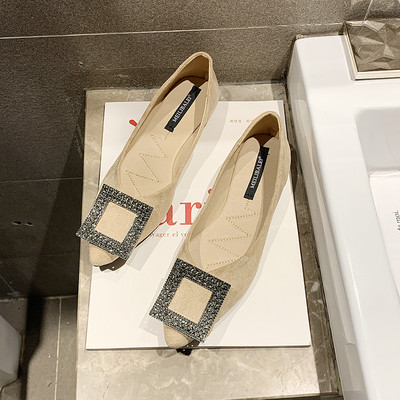 Stilīgi sieviešu apavi no eko zamšādas ar kvadrātveida elementu