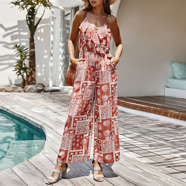 Novi model ženskog kombinezona sa tankim naramenicama i džepovima