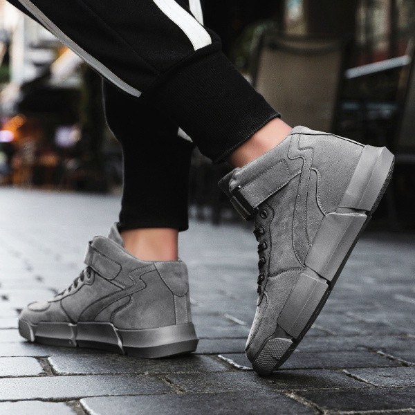 Vyriški laisvalaikio sportbačiai iš ekologiškos zomšos su kulkšnies aukščiu