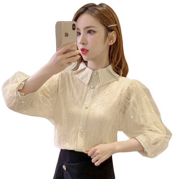 Stilingi moteriški marškiniai su nėrinių elementais ir perlais