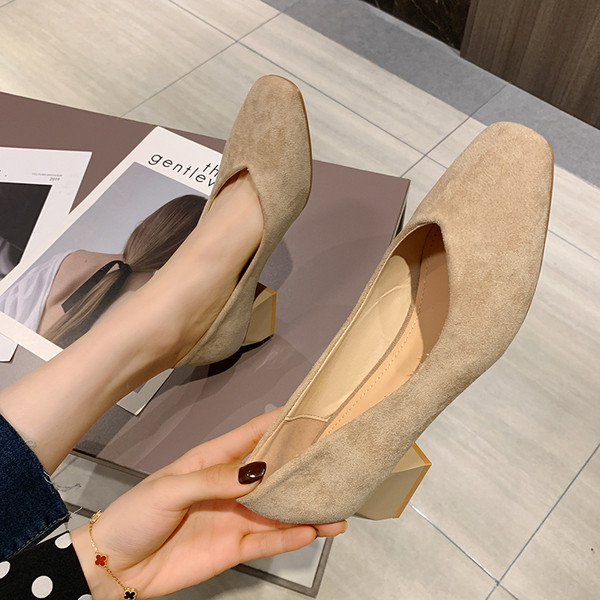 Paprastas moteriškų batų modelis iš ekologiškos zomšos, 5 cm kulno storio