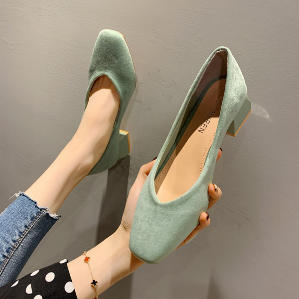 Paprastas moteriškų batų modelis iš ekologiškos zomšos, 5 cm kulno storio