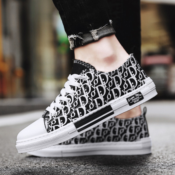 Naujo modelio tekstiliniai vyriški sportbačiai su raišteliais