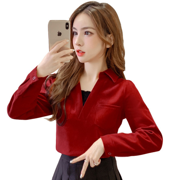 Pavasarīgs sieviešu krekls ar kabatām