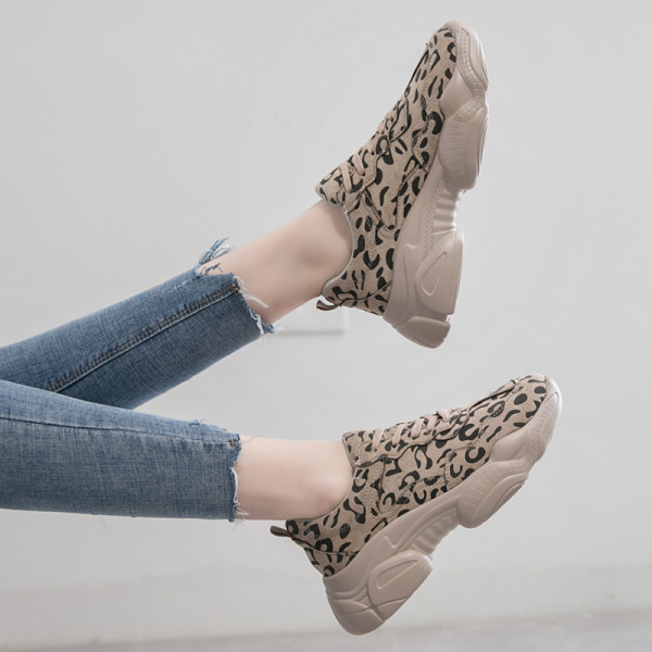 Praegused krobelise talla ja leopardimustriga naiste tossud