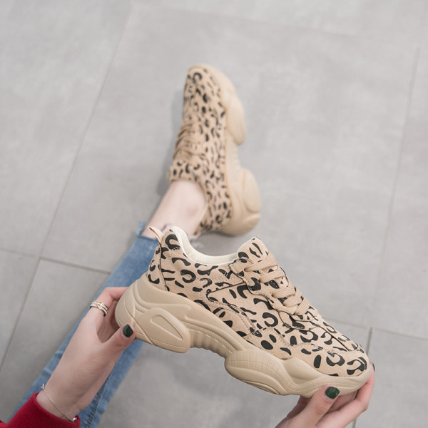 Praegused krobelise talla ja leopardimustriga naiste tossud