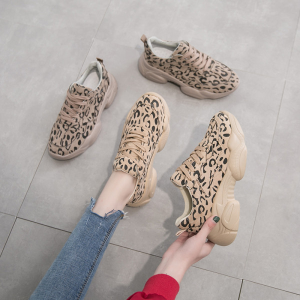 Praegused krobelise talla ja leopardimustriga naiste tossud