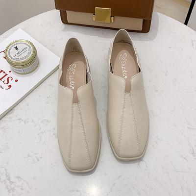 Moteriški laisvalaikio batai iš eko odos plokščiu padu